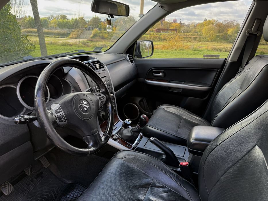 Suzuki Grand Vitara II 2.0 benzyna 140 KM Deluxe 2007 (salon Polska)