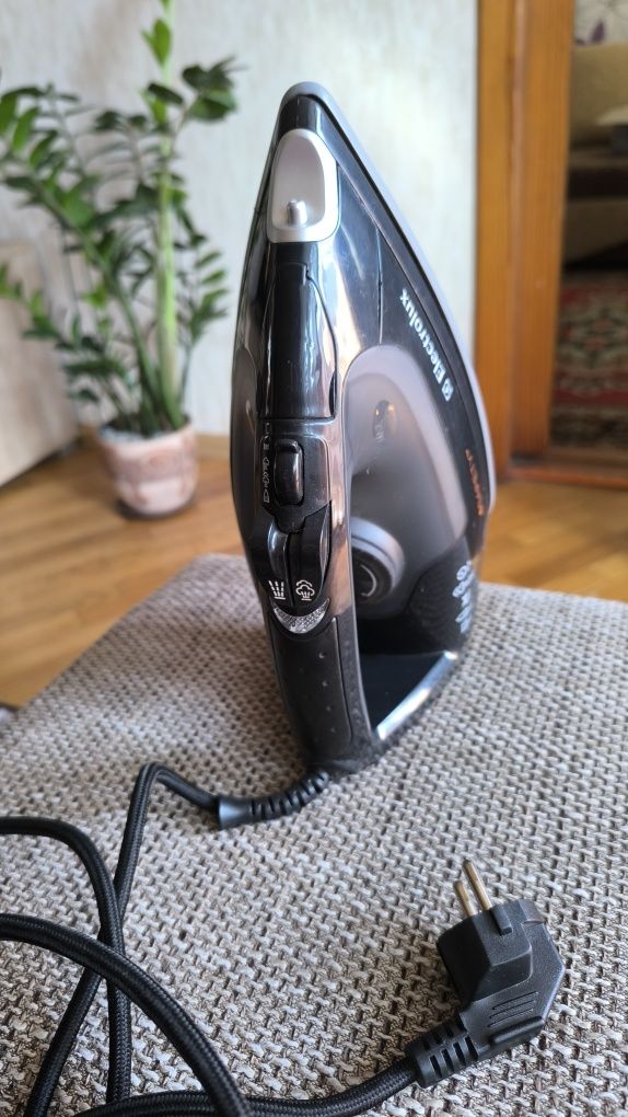 Утюг Electrolux рабочий