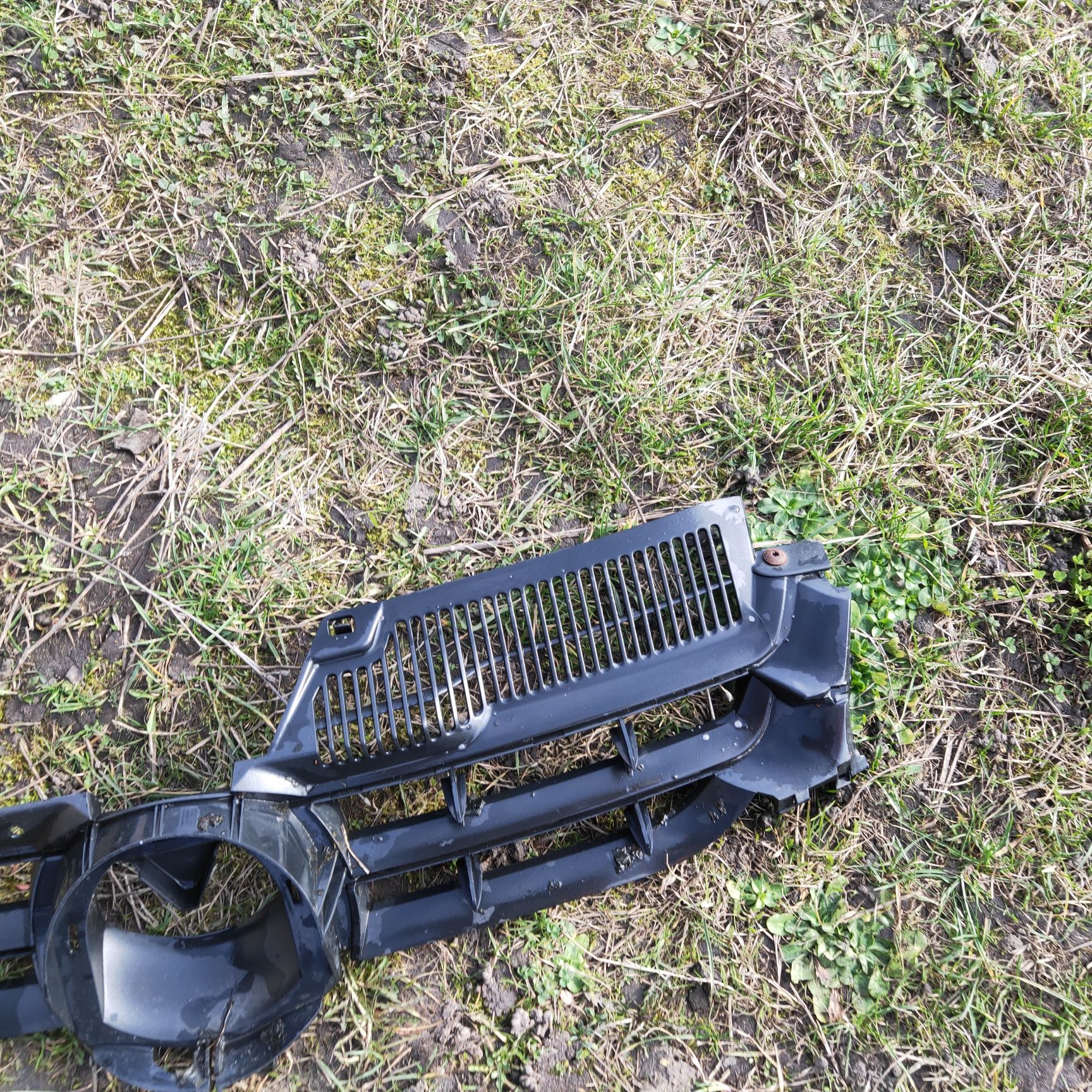 Grill atrapa Chłodnicy Zderzaka przedniego Volkswagen Golf 5 V