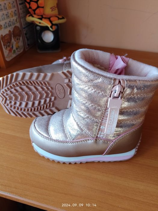 Зимові сапожки на дівчинку