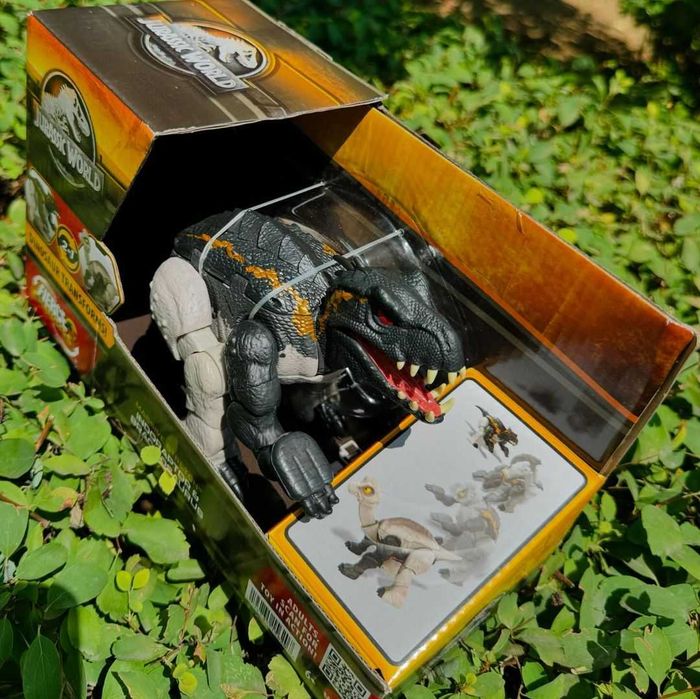 Динозавр трансформуючий Світ юрського періода Dinosaur Jurassic World