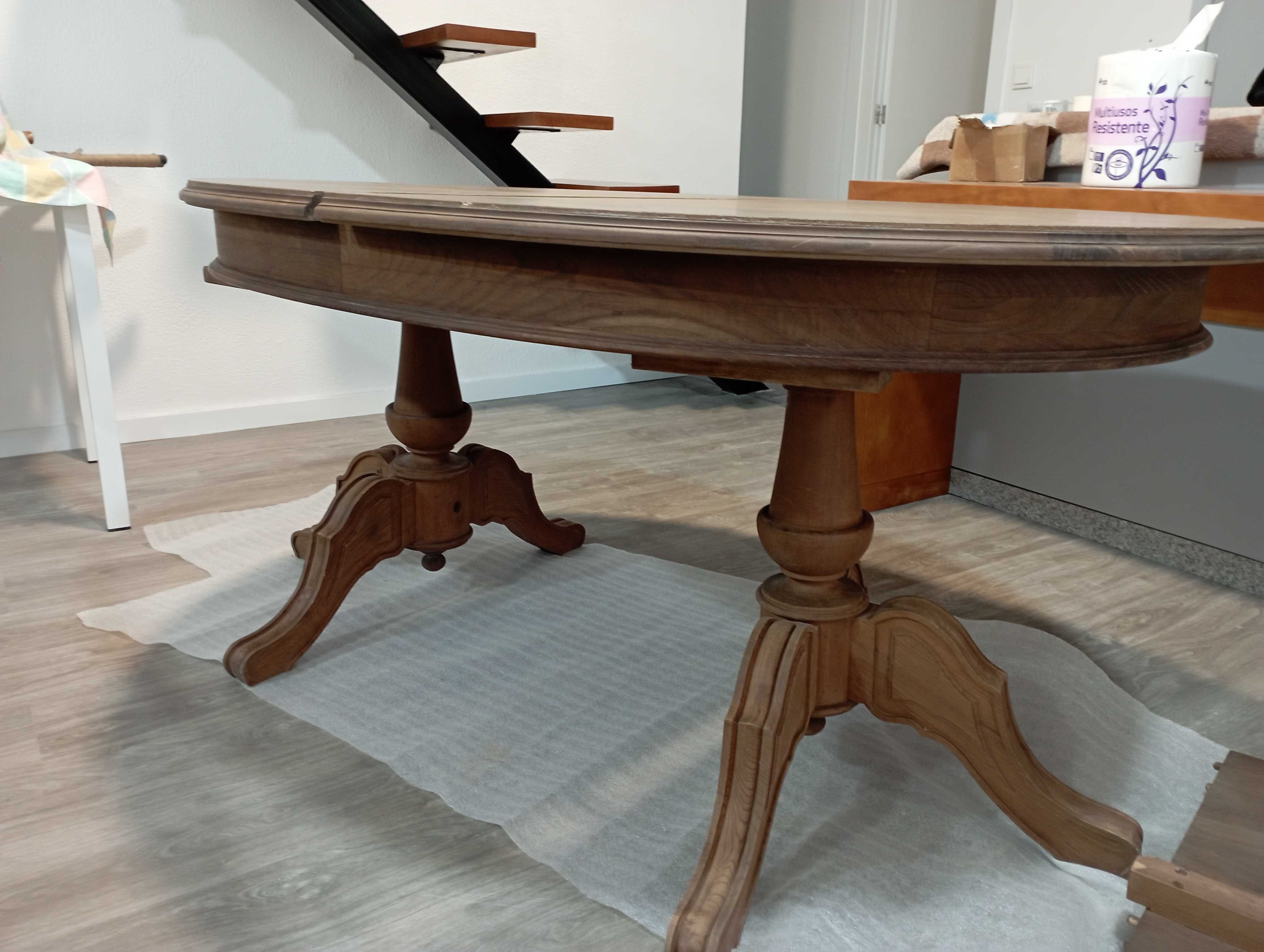 Mesa de sala oval