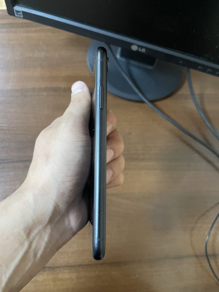 Продам Iphone XR 64 Gb