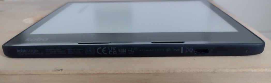 Czytnik ebook Ereader Kobo Sage N778K