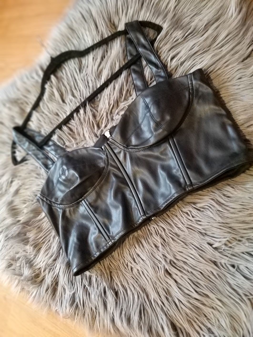 Top bralet krótki z eko skóry SINSAY NOWY!