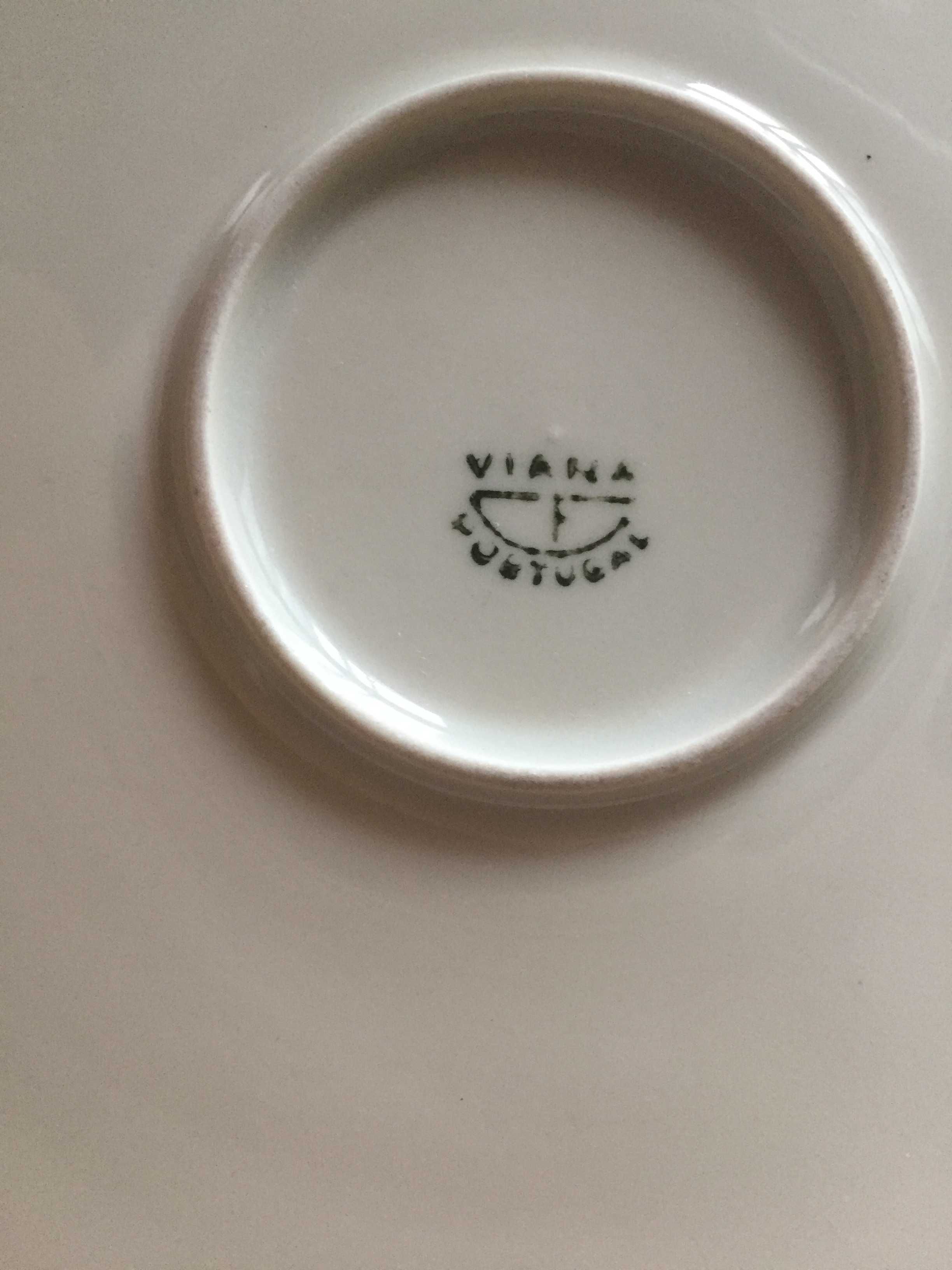 Prato de bolo com 31cm da antiga Fábrica de Viana