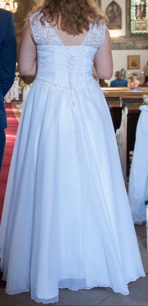 Suknia ślubna r.42
