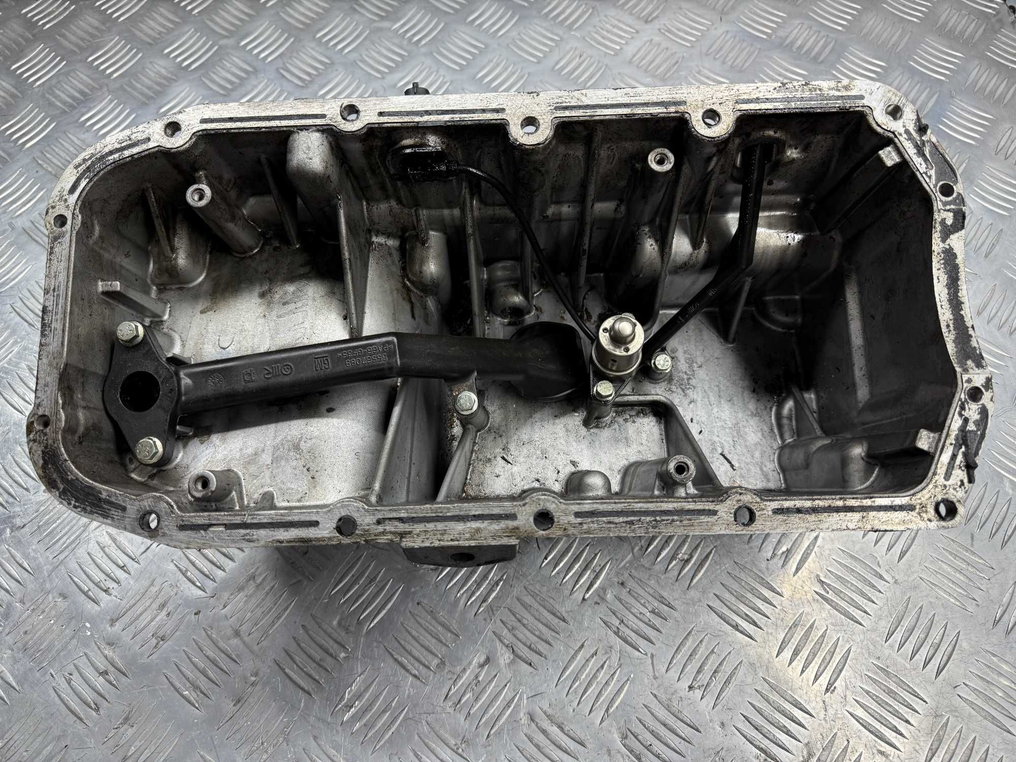 Масляный поддон 2.0cdti Opel Insignia 55575128