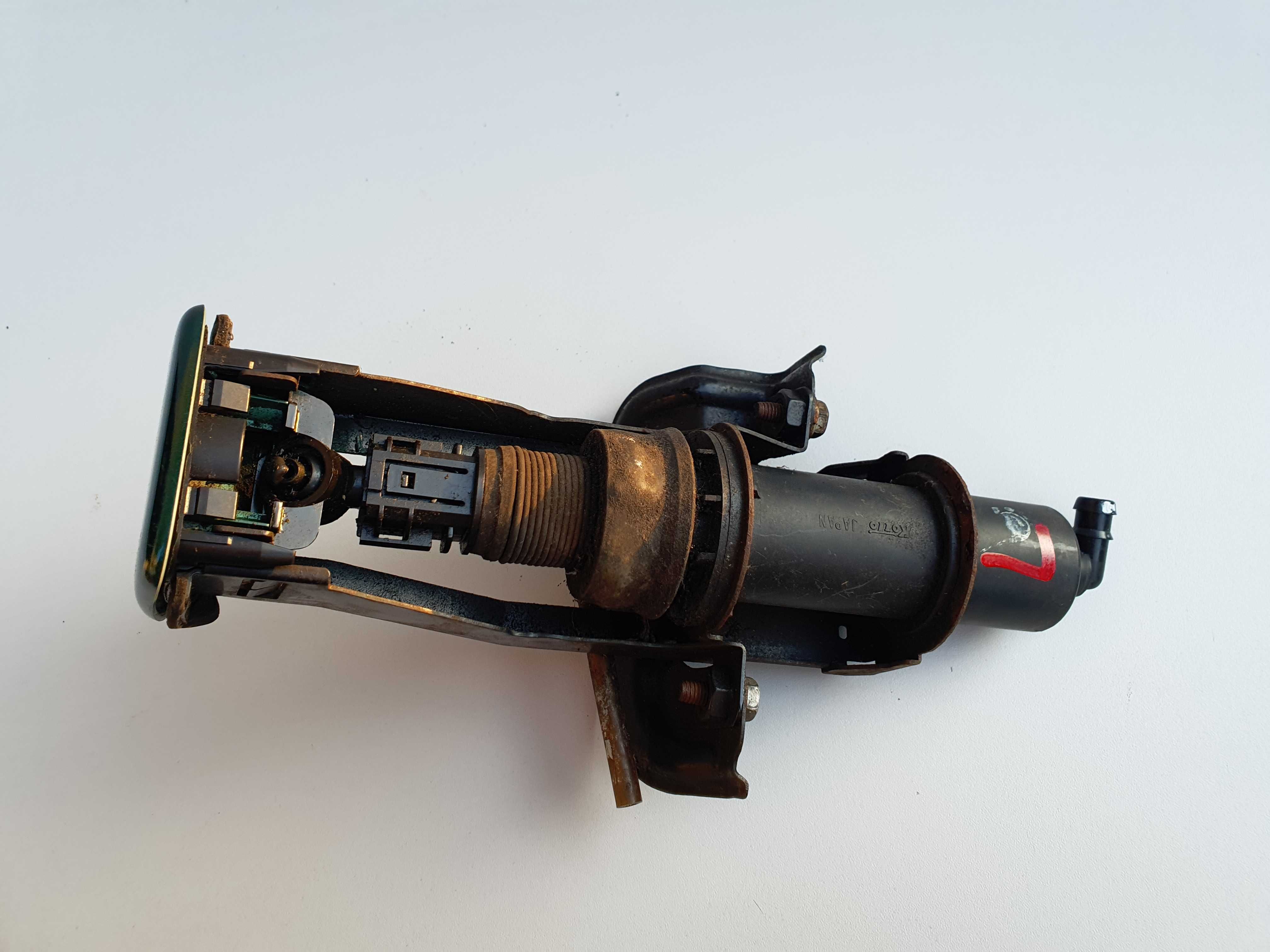 LEXUS IS200 IS300 spryskiwacz lampy lewy kombi sportcross 99-05