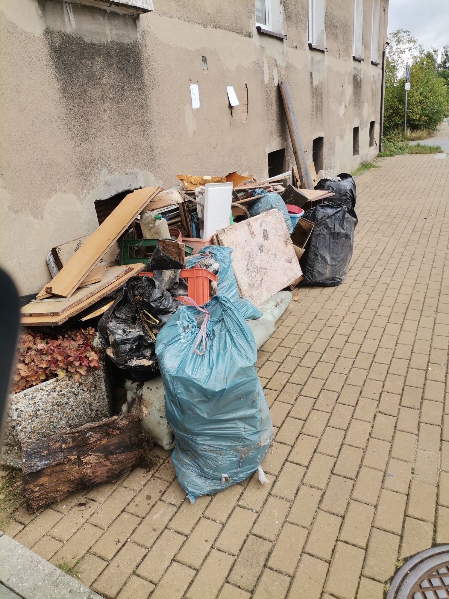 UTYLIZACJA Wywóz Gruzu OPRÓŻNIANIE Mieszkań Garaży Piwnic