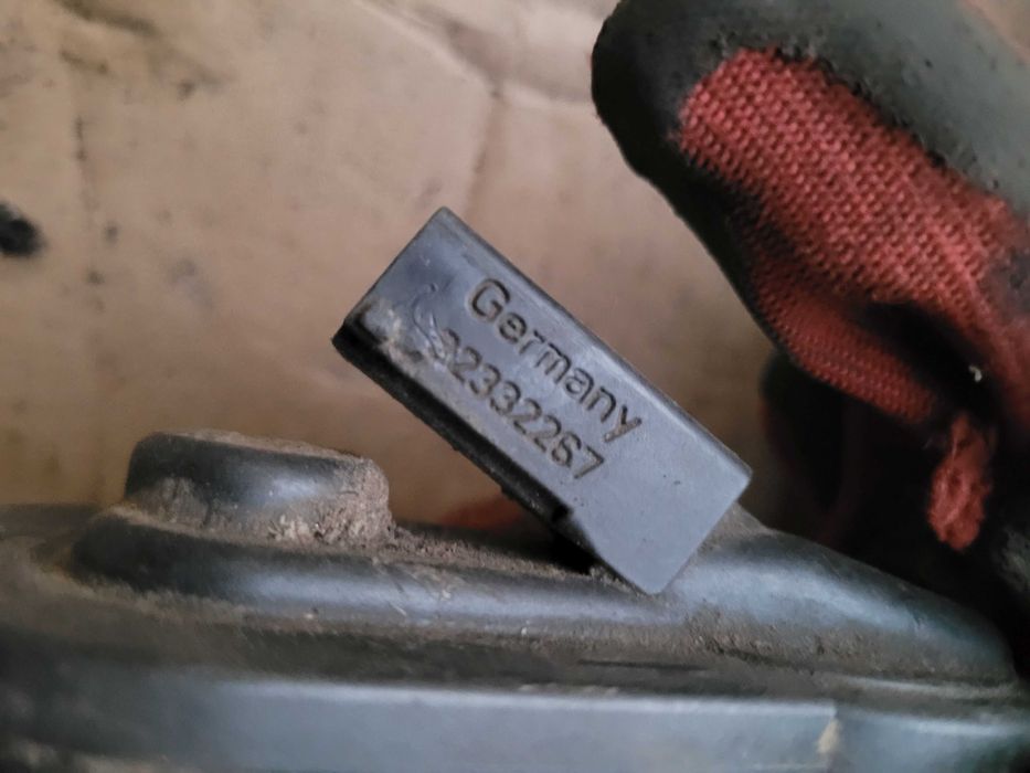 Zacisk hamulcowy elektryczny prawy tył tylny PASSAT B6 B7