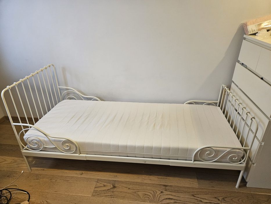 Łóżko Ikea Minnen rozsuwane z materacem