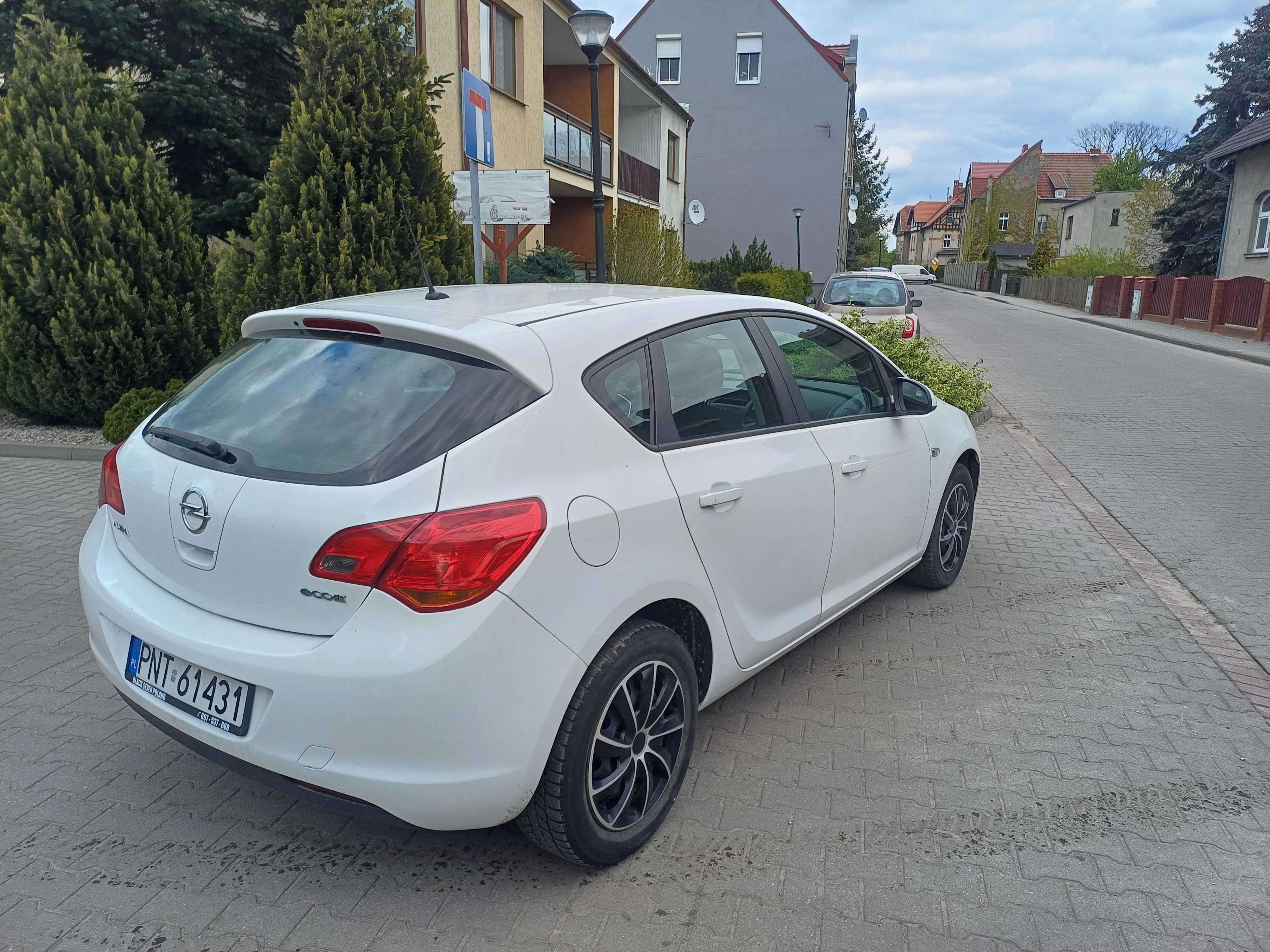 Opel Astra J Zadbana