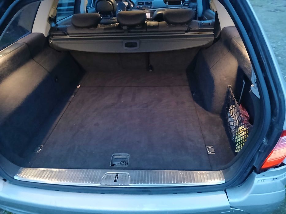 Mercedes  w 211. Kombi 3.2cdi