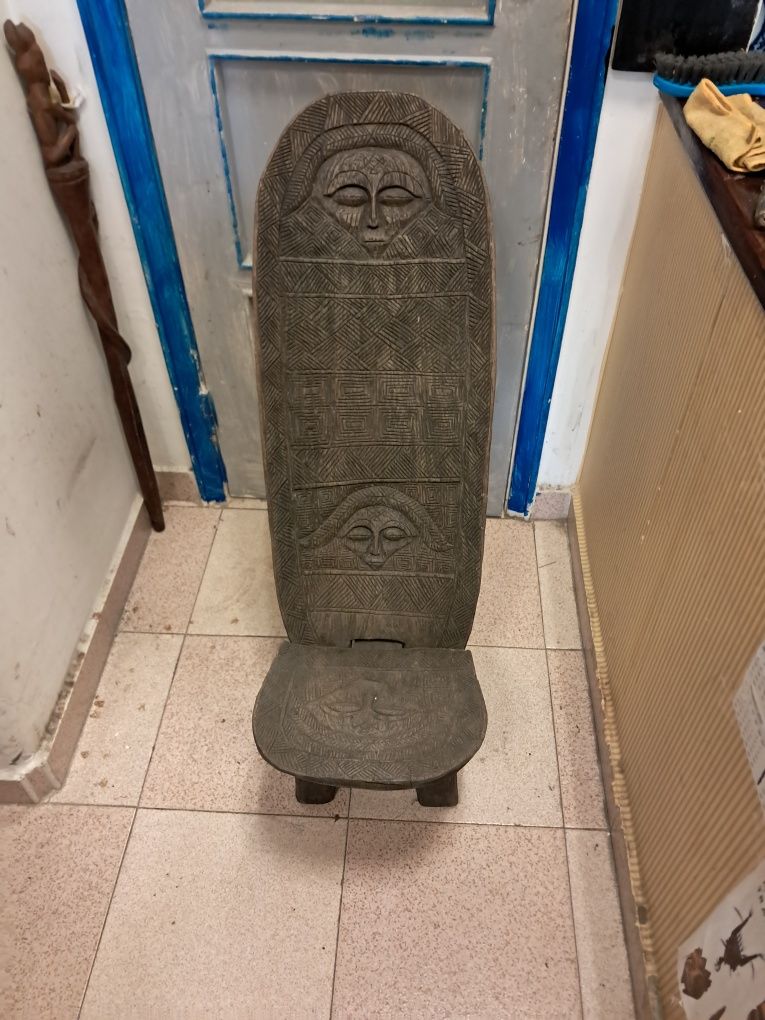Cadeira antiga Art Africana