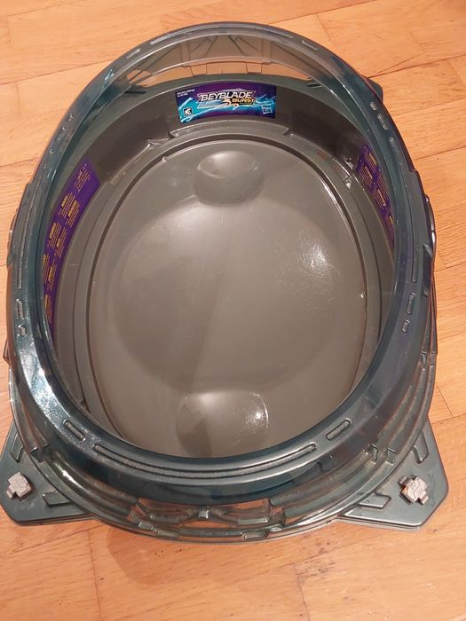 Arena Bayblade Burst Quad Strike Azul
Beyblade Burst Quad Strike