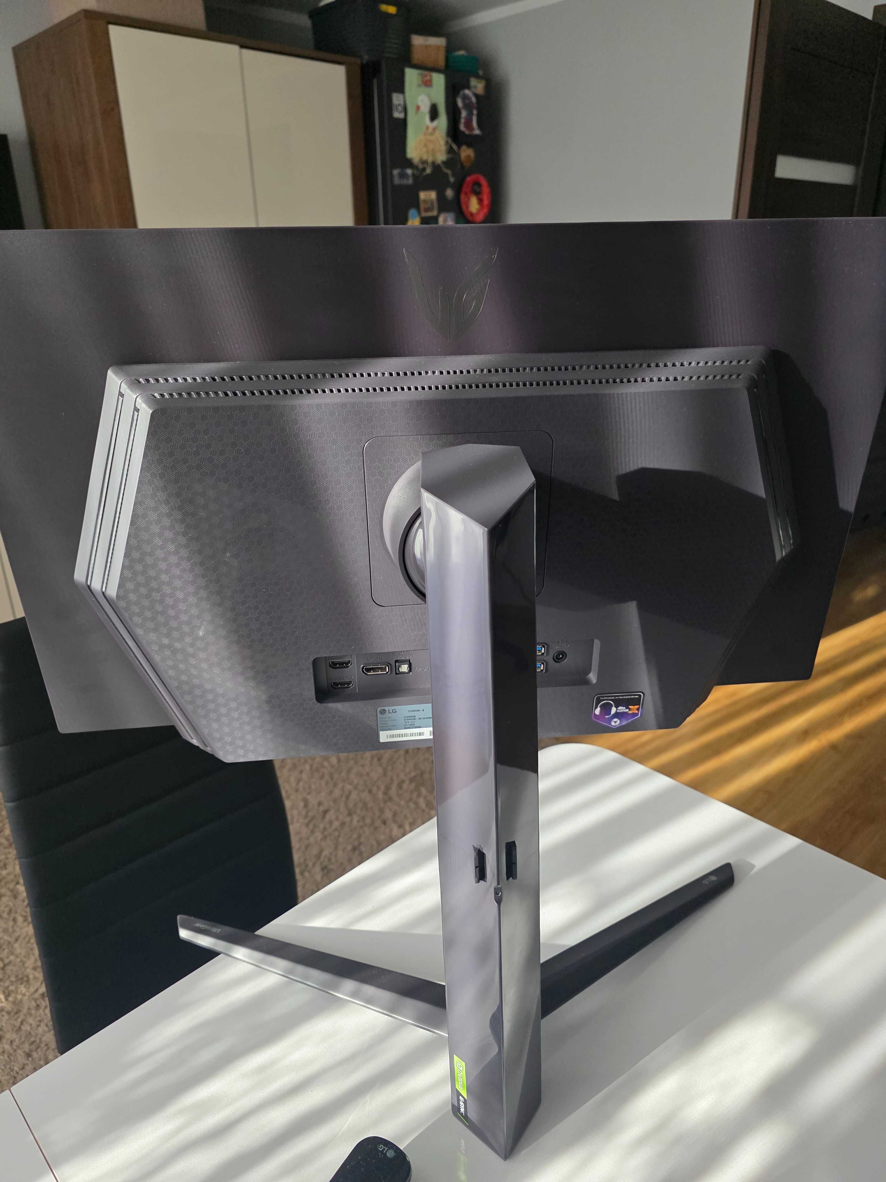 Monitor LG 27GR95QE OLED Stan Idealny
