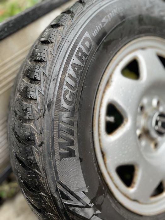 Продам комплект зимових шин з дисками