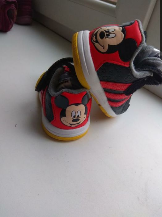 Оригинальные кроссовки Adidas