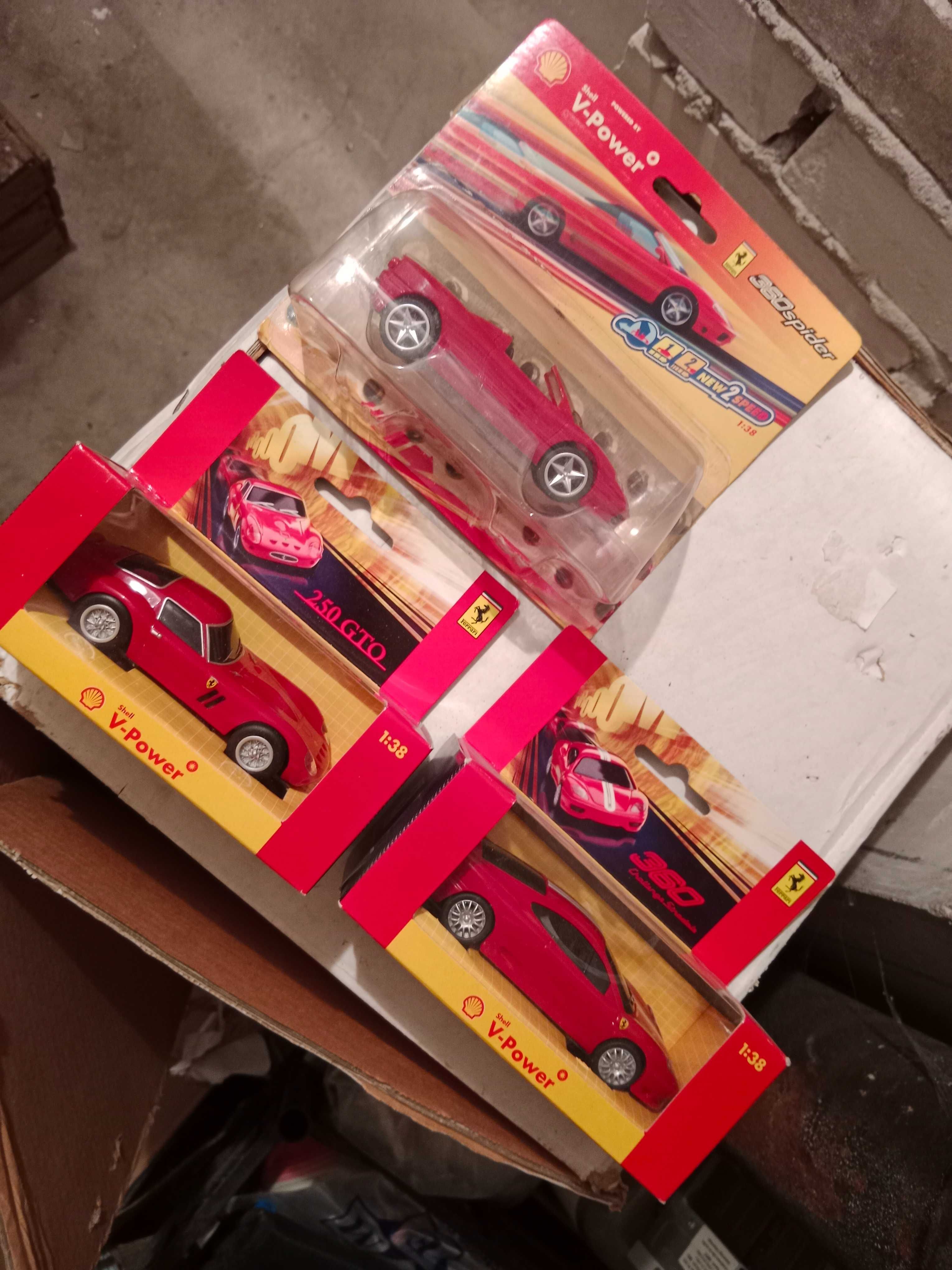 Auta Ferrari 1:38 V-power