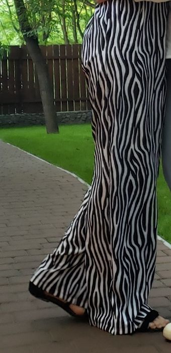 Женский легкий повседневный костюм брюки и рубашка зебра 42-44