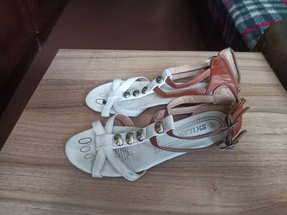 Продам макасины 39р.