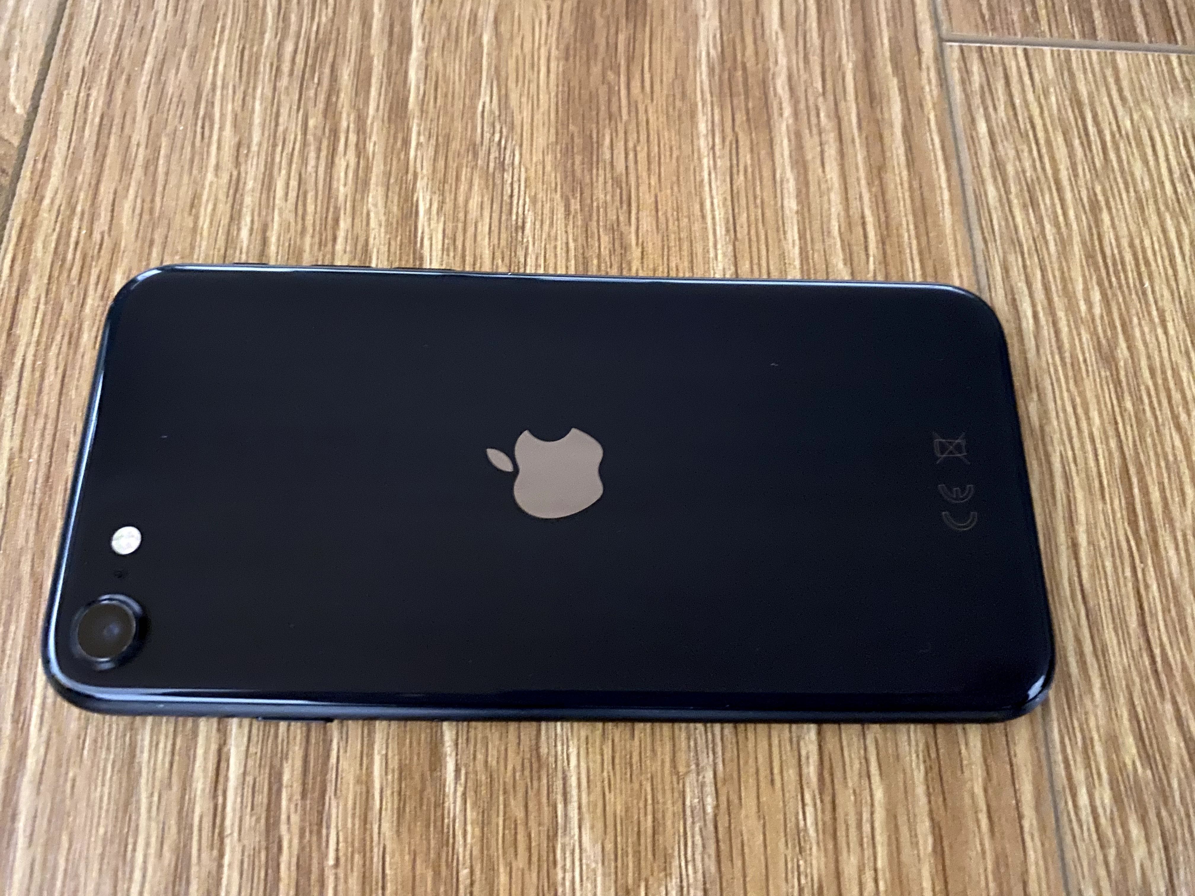 Iphone SE 64GB 2gen. w bdb stanie
