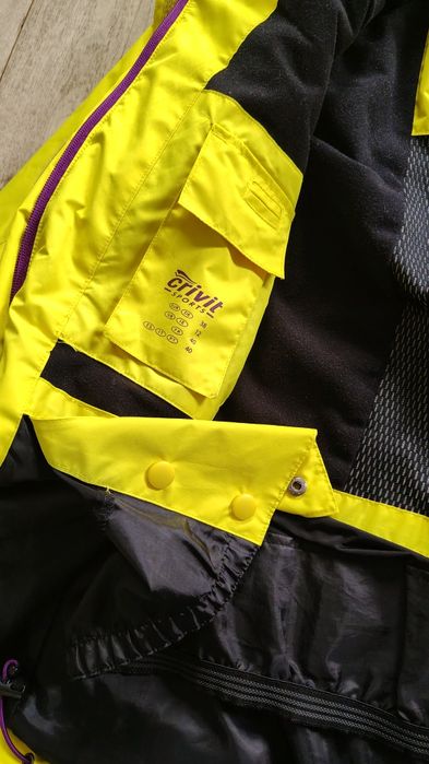 Лижна куртка яскрава