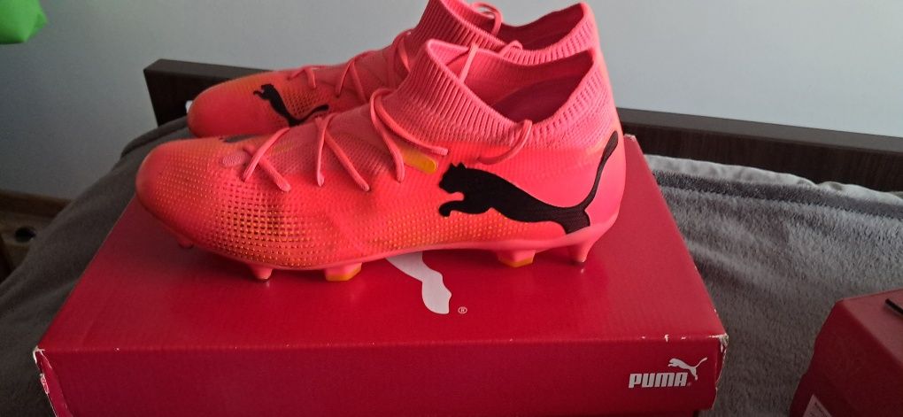 Korki Puma rozmiar 42, skarpety, ochraniacze