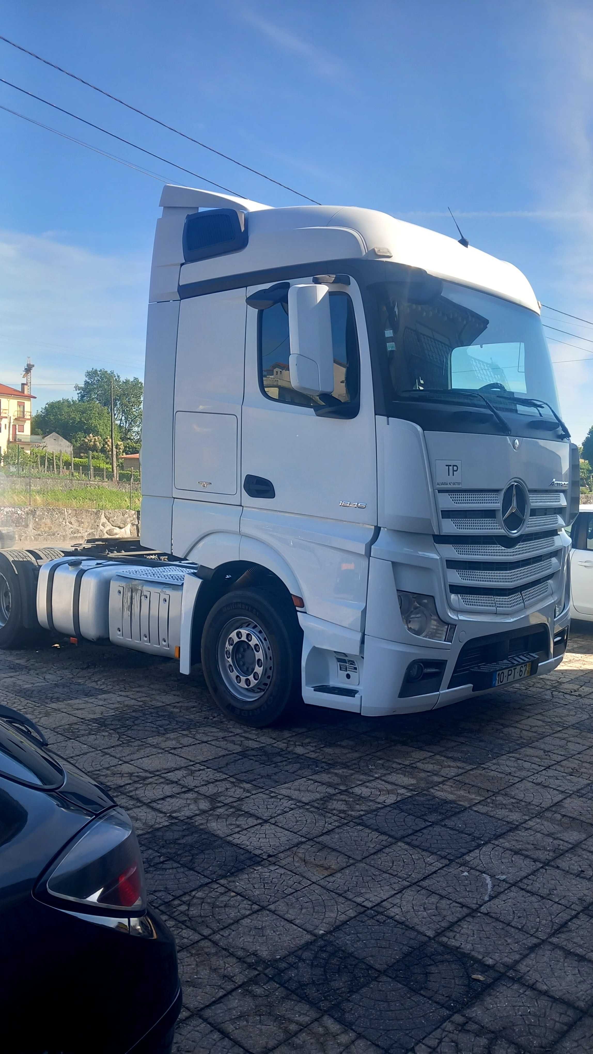 mercedes actros tractor