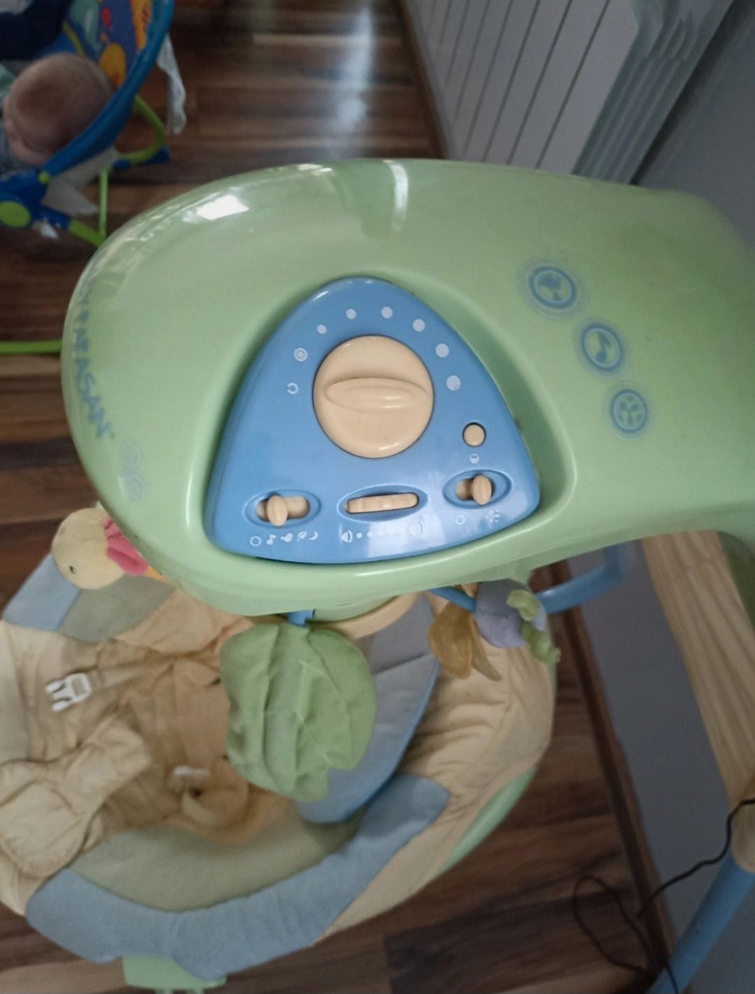 Leżaczek, bujaczek Fisher Price