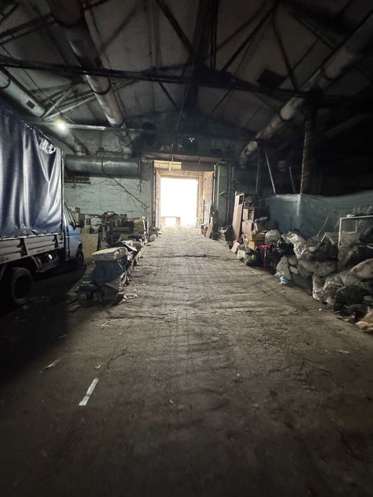 Комерційне приміщення під склад/виробництво в мікрорайоні "Зелений"