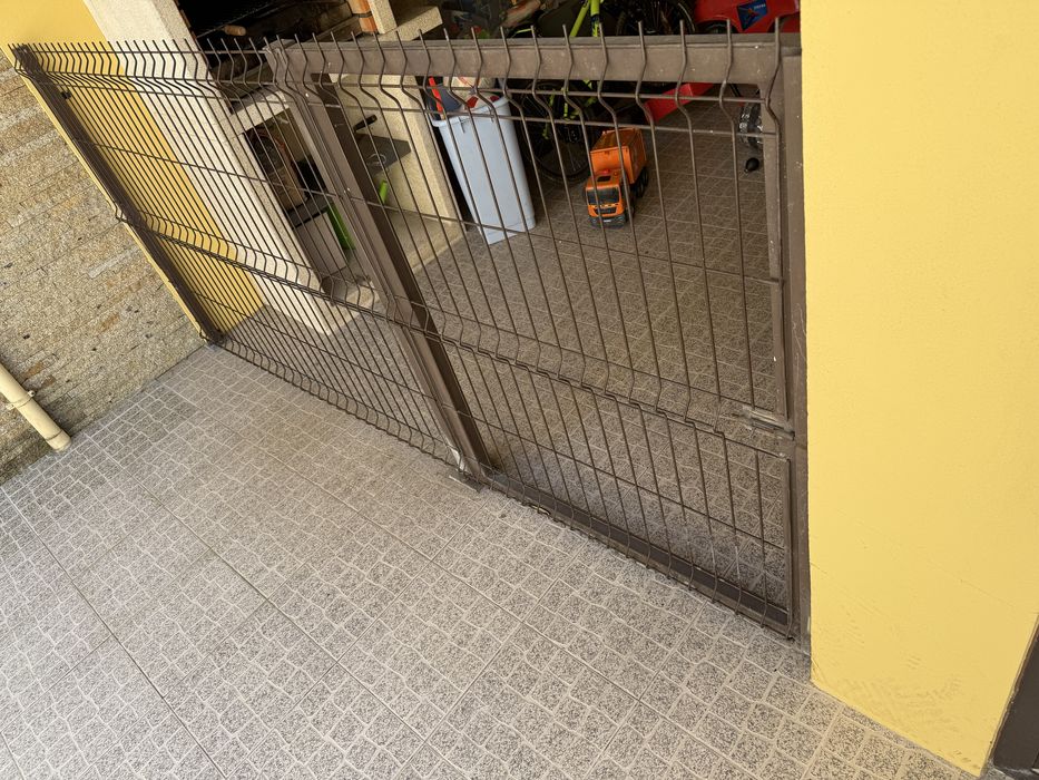 Cerca metálica grade c/portao galvanizada