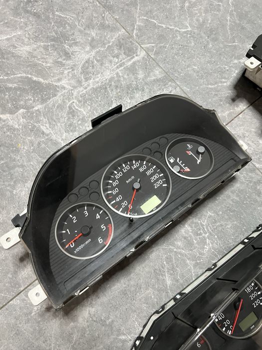 Щиток приборов (приборная панель) Nissan X-Trail T30 28188EQ300