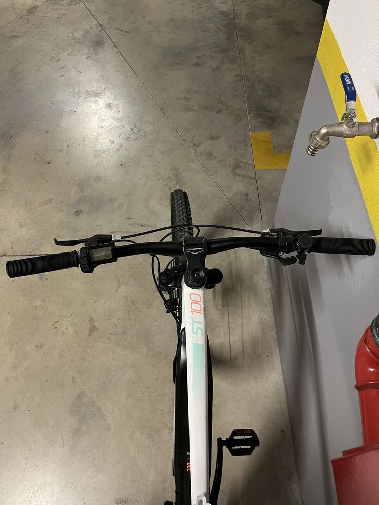 Bicicleta elétrica BTT Rockrider 27,5’’