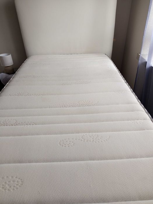 Cama sommier e colchão