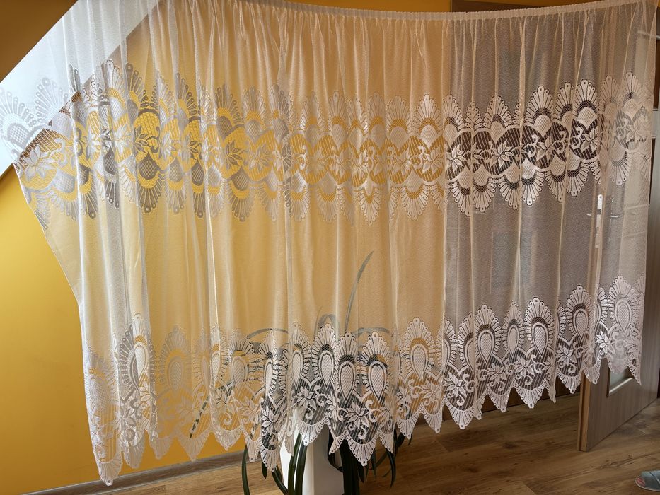Firana z haftem biała