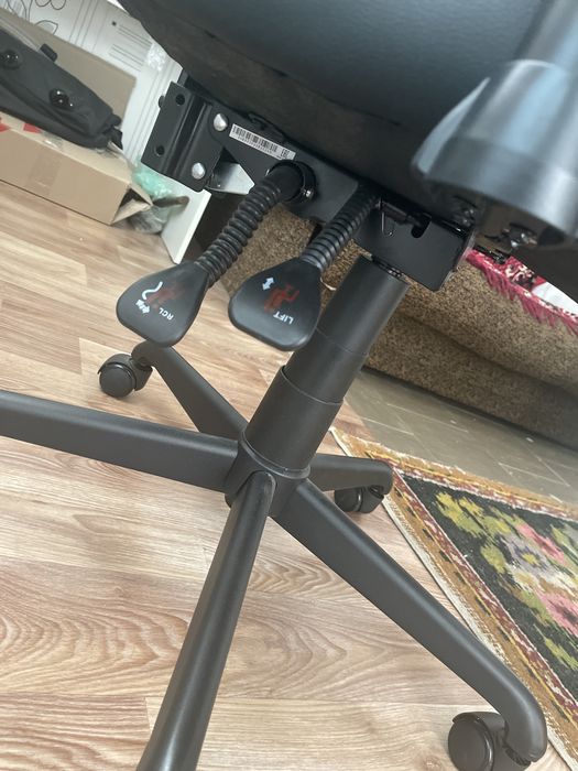 Продам кресло cougar fusion s black