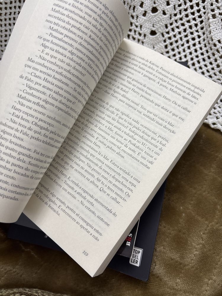 Livro com título O boneco de Neve