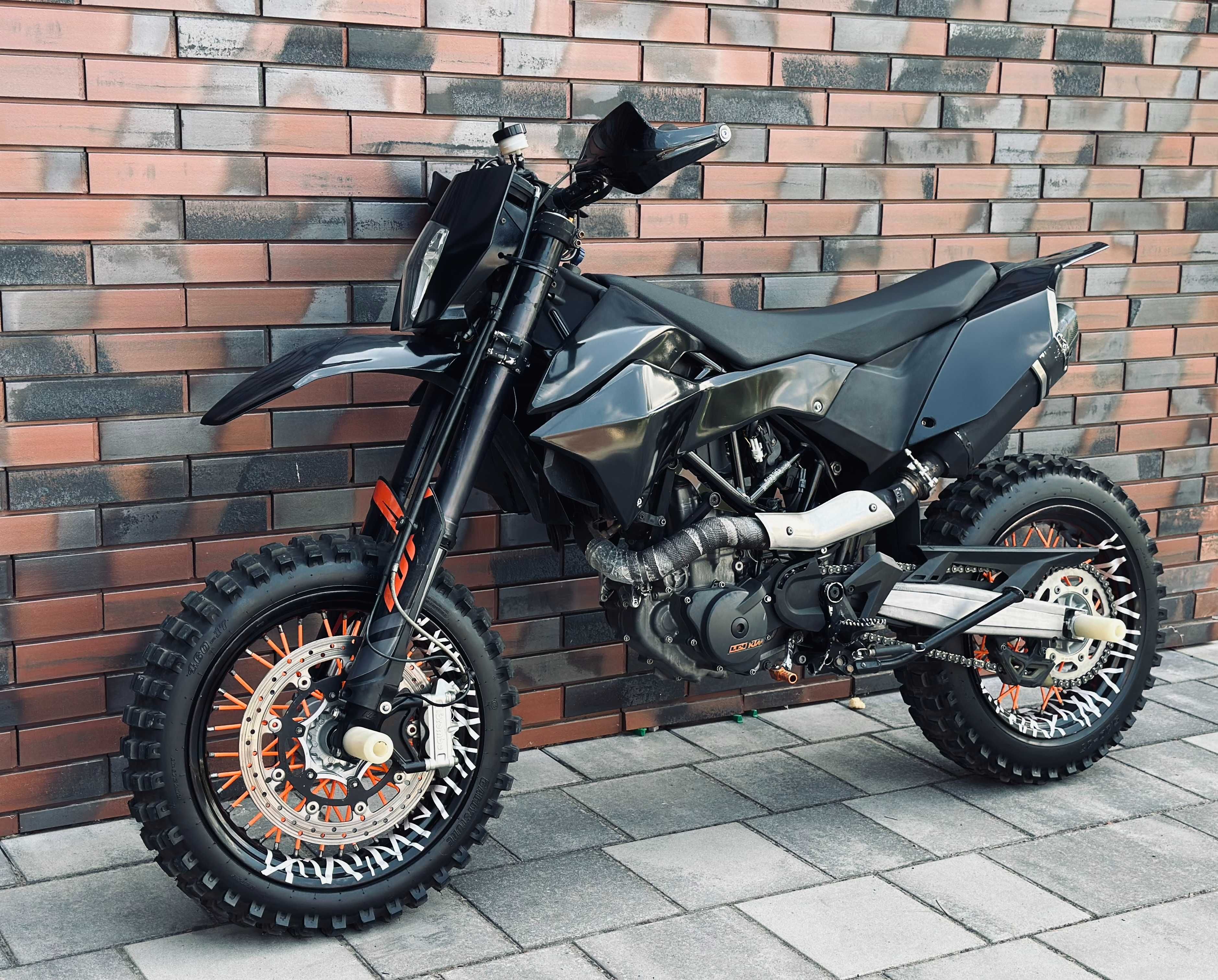 KTM SMC 690 R / Husqvarna 701 /