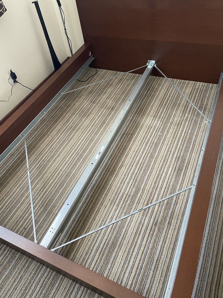 Łóżko Ikea malm