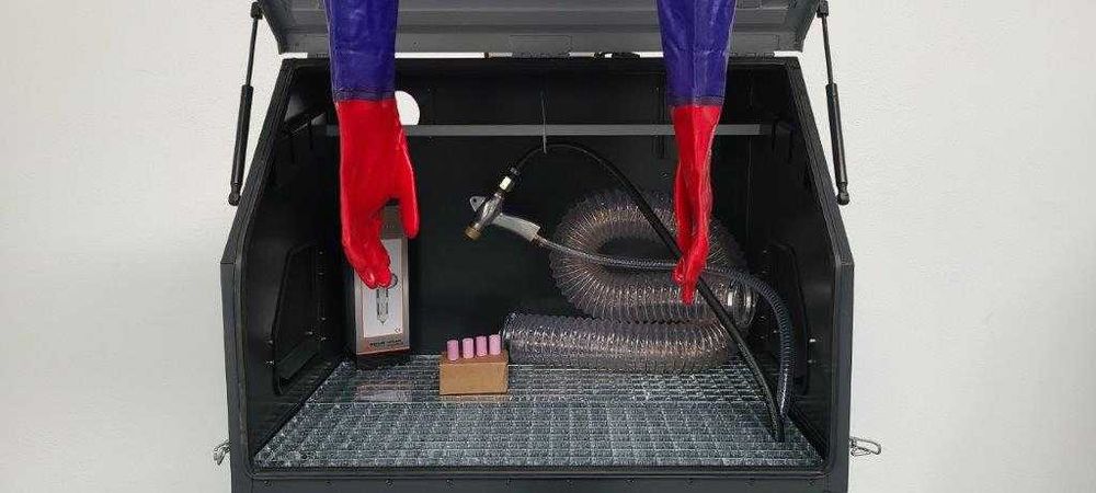 Piaskarka kabinowa PK1500E inżektorowa