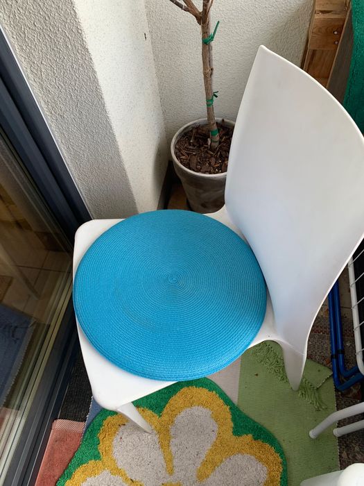 Krzesła ikea białe
