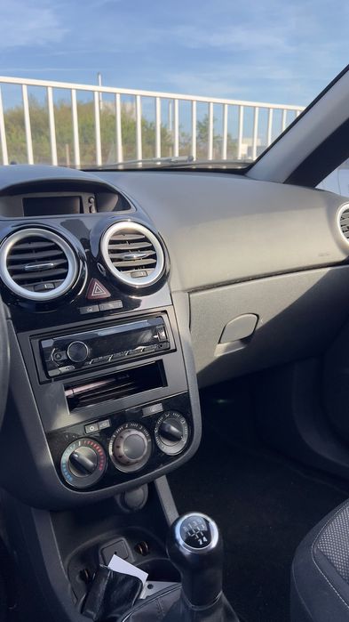 Opel corsa black edition 1.2