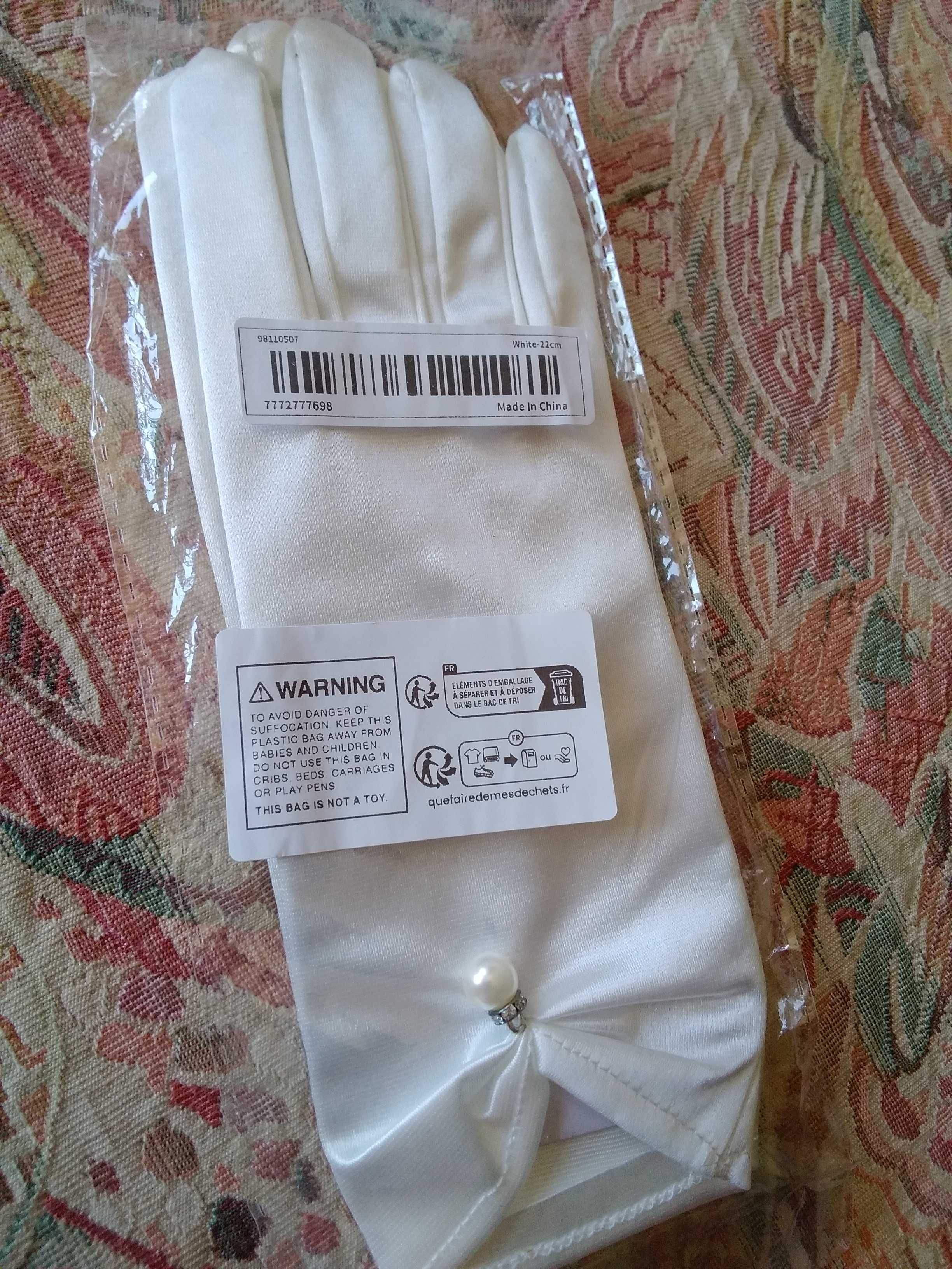Luvas acetinadas brancas, com pérola, 22cm