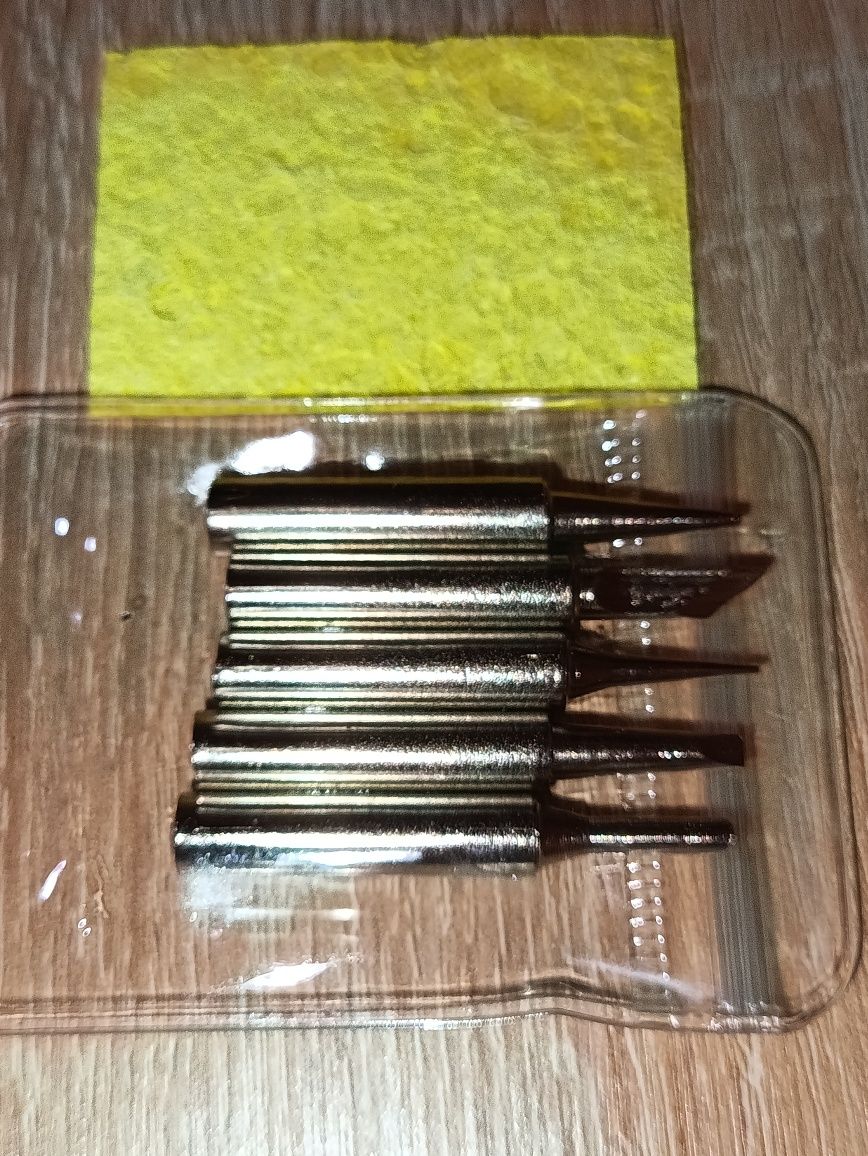 Паяльник LEFAVOR 250v 80w. 180-500 C° набір жал 5шт. підставка та губк