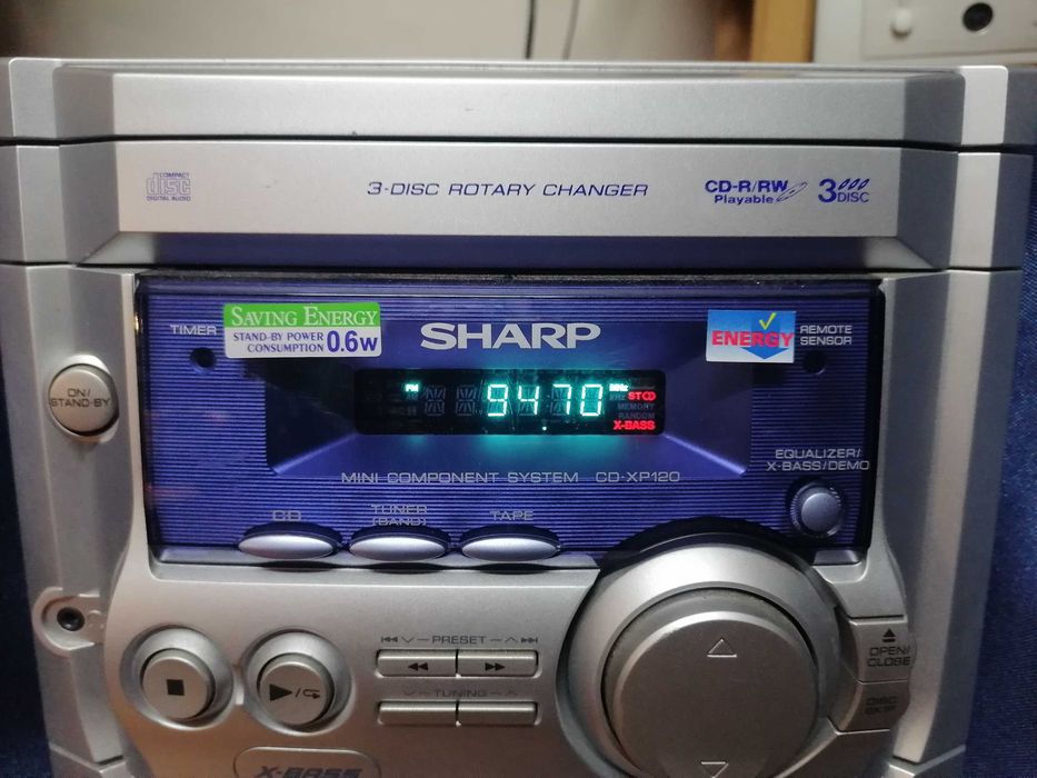 Wieża Sharp CD-XP120 z głośnikami