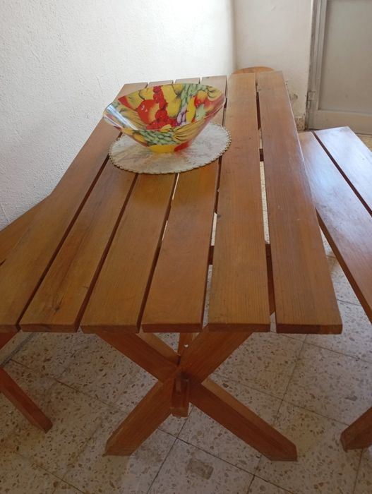 Mesa e bancos _casa jardim