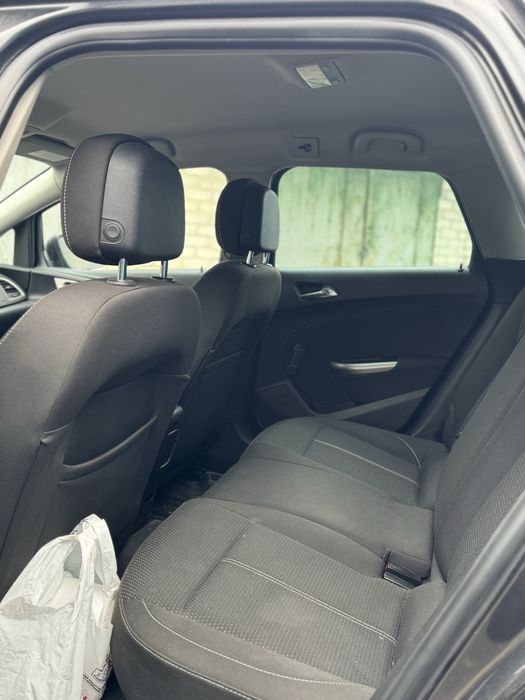 Продам Opel Astra 1.7 disel 2013 г