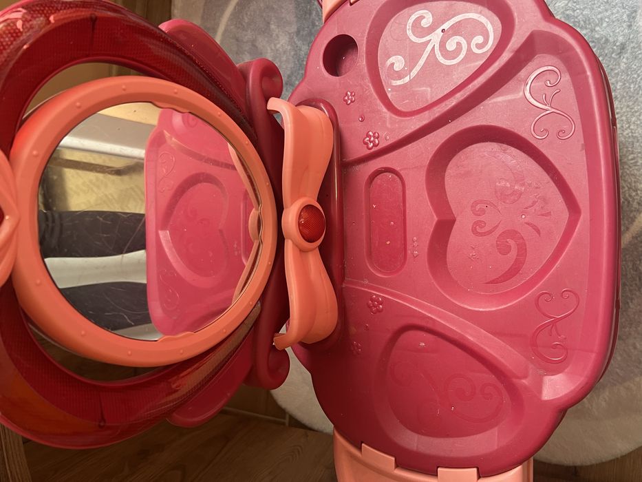 Туалетний столик для дівчинки